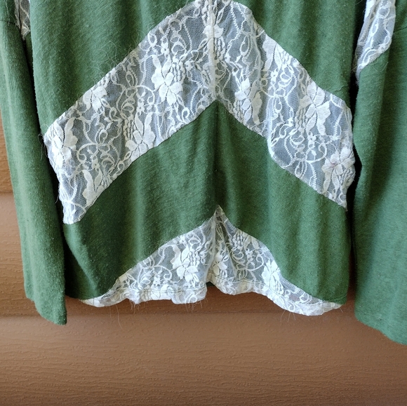 Sweater - Picture 4 of 7